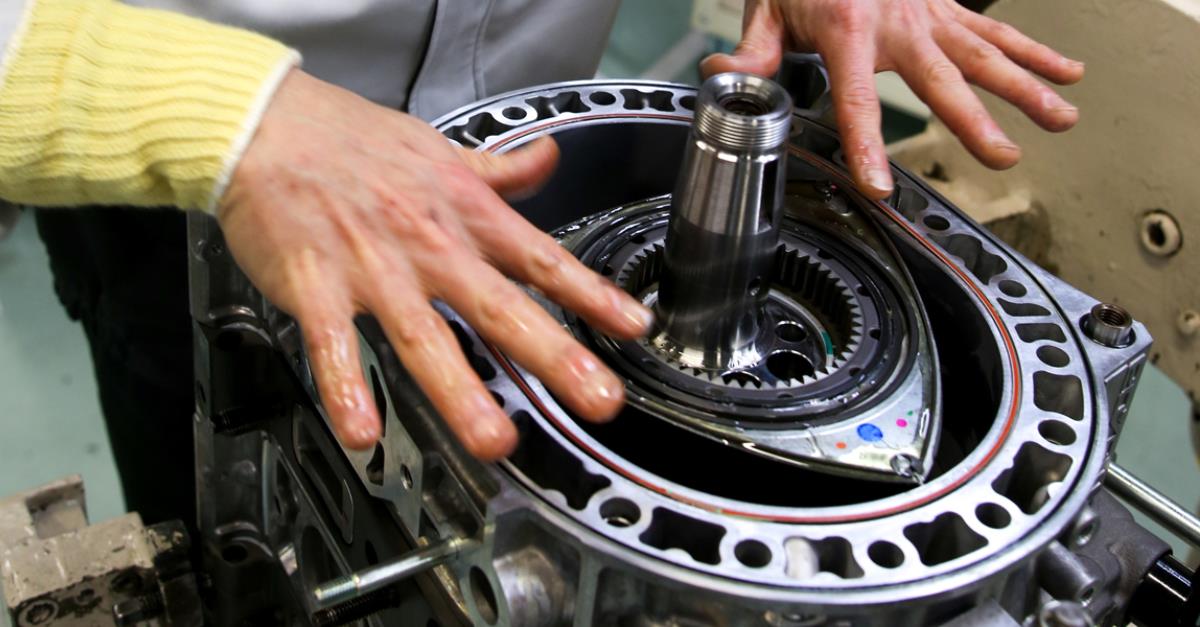 Rotary engine assembly process